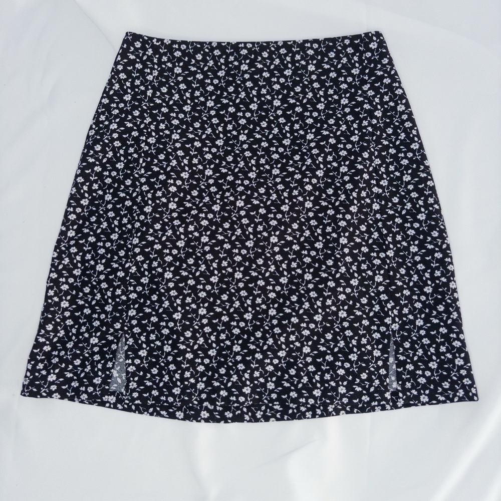 John Galt Black White Floral Mini Skirt | Brandy Melville A-Line Micro Skirt